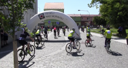 Cyklotour Na kole dětem projela jižní Moravou