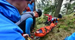 Horští záchranáři nejčastěji zasahují u zraněných cyklistů. Přibylo i vážných alergických reakcí a kolapsových stavů