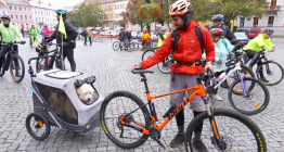 Ani mrholení neodradilo cyklisty od uzavření cyklostezek