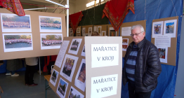 Fotografie z hodů, fašanků i jízdy králů ukazuje výstava Mařatice v kroji