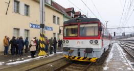 Po letech znovu jezdí vlaky na Slovensko