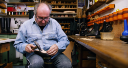 Výroba krojové obuvi (Petr a Zlatuše Hejdovi)