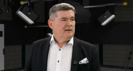 Kdyby přišel rozkaz, v řádu několika týdnů můžeme posílit výrobu pro ozbrojené složky na úkor komerční výroby. V tom je naše síla, říká Radek Hauerland z České zbrojovky