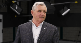 Lidé si nejčastěji stěžují na nedostupnost praktických lékařů, pediatrů a zubařů a dlouhé čekací doby, říká senátor Josef Bazala