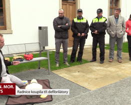 Radnice koupila tři defibrilátory