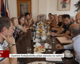 Úspěšné hokejbalistky přijal starosta na radnici