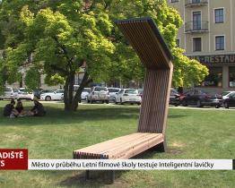 Město testuje inteligentní lavičky 