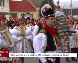 Ulice Starého Města zaplnilo 250 krojovaných šohajů a děvčic