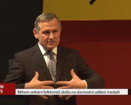 Během setkání folkloristů došlo na slavnostní udílení medailí