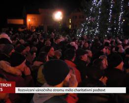Rozsvícení vánočního stromu mělo charitativní podtext