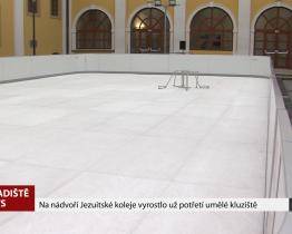Na nádvoří Jezuitské koleje vyrostlo už potřetí umělé kluziště