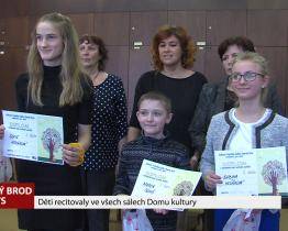 Děti recitovaly ve všech sálech Domu kultury