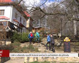Lidé o víkendu využili krásné počasí k vycházkám do přírody