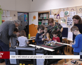 Děti v MŠ Střed se učí pracovat s nářadím