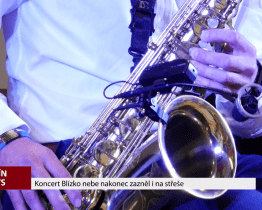 Koncert Blízko nebe nakonec zazněl i na střeše