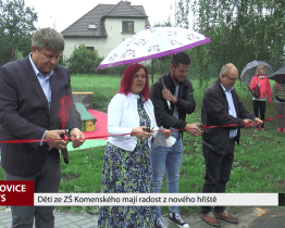 Děti ze ZŠ Komenského mají radost z nového hřiště