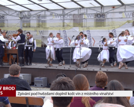 Zpívání pod hvězdami doplnil košt vín z místního vinařství