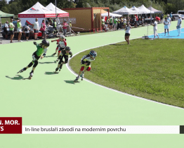 In-line bruslaři závodí na moderním povrchu