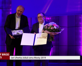 Jan Uherka získal cenu Mosty 2019