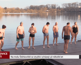 Na molu Štěrkoviště se otužilci scházejí už několik let