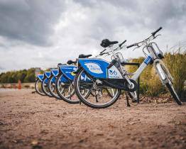 Od dubna budou ve městě k dispozici modrá kola