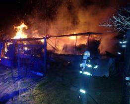 Hasiči v noci likvidovali požár v Halenkovicích