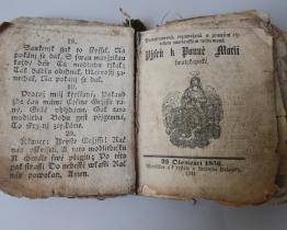 Etnografickou sbírku muzea obohatila perlička z 19. století