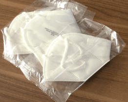 Zloděj odcizil respirátory a rukavice za téměř dva miliony korun