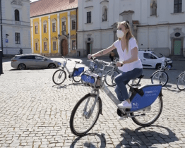 V Uherském Hradišti začalo půjčování sdílených kol