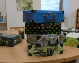 Knihovna nabízí nové tematické kufříky