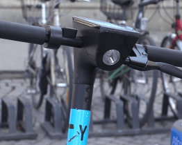 Po sdílených kolech mohou obyvatelé využívat i sdílené koloběžky