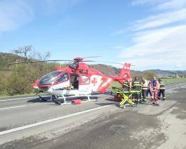 Vážná dopravní nehoda na Vsetínsku. Řidičku musel transportovat vrtulník
