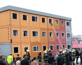 Soud snížil odškodné obyvatelům pavlačáku u polikliniky