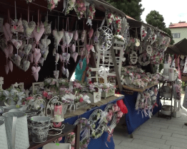 Na Rožnovském trhu nabízelo zboží padesát výrobců a prodejců