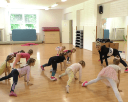 DDM otevřel některé kroužky