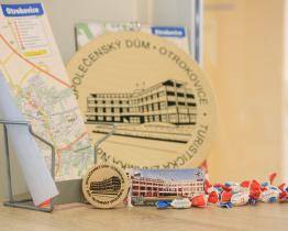 Nová Turistická známka zachycuje nejcennější památku Otrokovic 