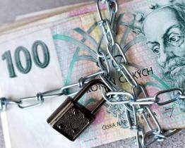 Podvodník z ženy vylákal přes dvě stě tisíc korun