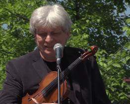 Regionální kapely zahrály zdravotníkům přímo pod okny