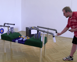 Děti čeká na zámku v Ostrohu výstava netradičních hraček