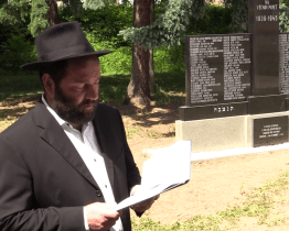 Město přesunulo památník obětí holocaustu