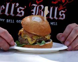 BurgerFest nabídl hamburgerové hody 