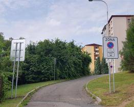 Dodávky a náklaďáky už na vsetínském sídlišti nezaparkují