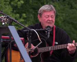 Kulturní léto na Baťově kanále uzavřel Vladimír Merta