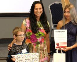 Starostka Otrokovic ocenila chlapce se zrakovým postižením