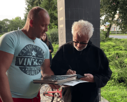 Robert Vano zahájil výstavu svých fotografií