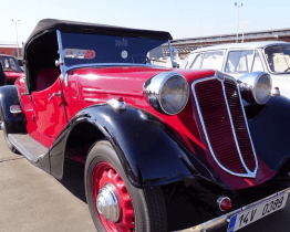 Elegantní historická auta ukončila motoristickou sezónu v KOVOZOO