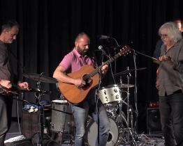 Robert Křesťan & Druhá tráva nadchli vyprodané Kino Máj