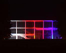 Baťův památník se rozzáří v barvách české trikolóry