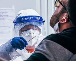 Hejtman vyzývá k omezení akcí nad 100 lidí