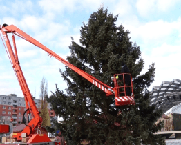 Na zrevitalizovaném náměstí se rozsvítí vánoční strom